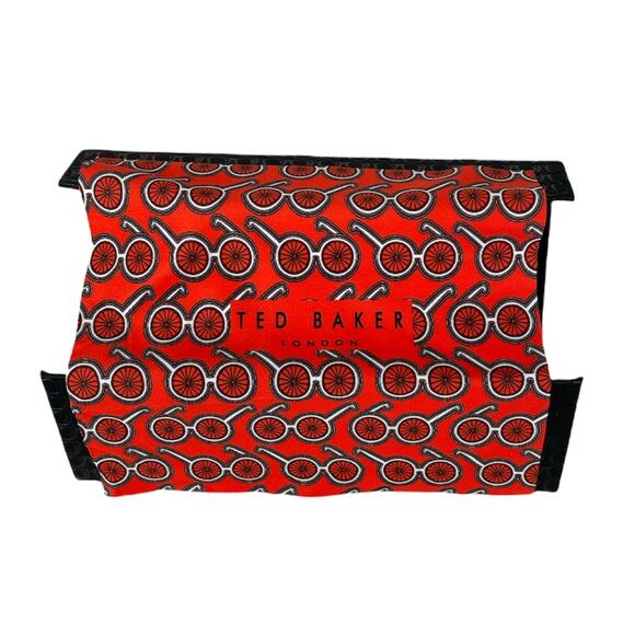 Ted Baker London Triangle Glasses Case and Cleaning Cloth Black - Picture 4 of 5